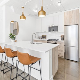 Our first move ins start in just 6 days! 🏢🚚We are so excited to welcome our residents home. Pictured above is an example of the unique kitchen finishes in The Newell building! . . . . . . #northloop #northloopmpls #minneapolisapt #warehousecharm #morthloopliving #weareflats #flatslife #industrialcharm #newapt